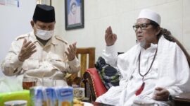 Ketua Umum Gerindra Prabowo melakukan kunjungan silaturahmi ke pondok pesantren di Jawa Timur. (Dok. Partai Gerindra)
