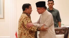Menteri Pertahanan RI Prabowo Subianto  bersama Perdana Menteri Malaysia Anwar Ibrahim. (Dok. Kemhan.go.id)
