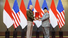 Prabowo Subianto dan Kepala Staf Angkatan Darat Amerika Serikat (Kasad AS) James C. Mcconville. (Foto Dok. Tim Media Prabowo)