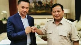 Menteri Pertahanan Prabowo Subianto bersama Mantan Wakil Menteri Luar Negeri RI Dino Patti Djalal. (Instagram.com/@dinopattidjalal)