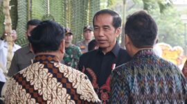 Menteri Pertahanan Prabowo Subianto mendampingi Presiden Jokowi meresmikan Rumah Sakit Tzu Chi. (Dok. Tim Media Prabowo)