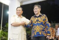 Ketua Umum Partai Gerindra Prabowo Subianto bersama Politikus PDI Perjuangan Budiman Sudjatmiko. (Dik. Tim Media Prabowo Subianto)