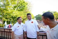 Menteri Pertahanan (Menhan) Prabowo Subianto menghadiri kegiatan jalan santai 'Anti Mager' 2023 yang digelar di Makassar. (Facbook.com/@Andi Amran Sulaiman)