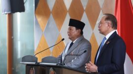 Presiden RI Prabowo Subianto melakukan pertemuan bilateral bersama dengan Perdana Menteri Malaysia Anwar Ibrahim di Kuala Lumpur. (Dok. Tim Media Prabwo)