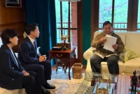 Presiden Prabowo Subianto mendapatkan undangan dari Presiden Korea Selatan Lee Jae-myung untuk melakukan kunjungan kenegaraan ke Seoul. Undangan itu disampaikan langsung Utusan Khusus Presiden Korea Selatan, yang dipimpin oleh Cho Jung-sik. Foto/Kemlu